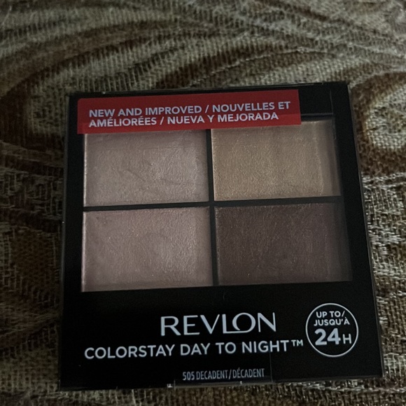 NWT Revlon bundle of colorstay 505 “decadent”& eye contour kit 501 metropolitan - Picture 4 of 4